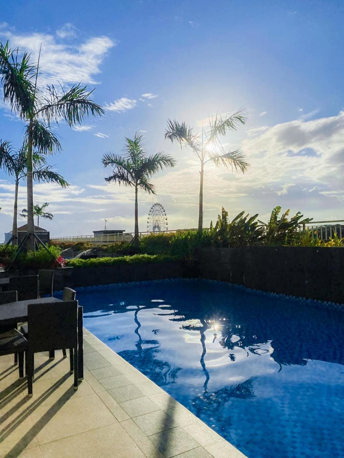 Staycation At Coast Residences, Bayview Smdc With Pool Aparthotel