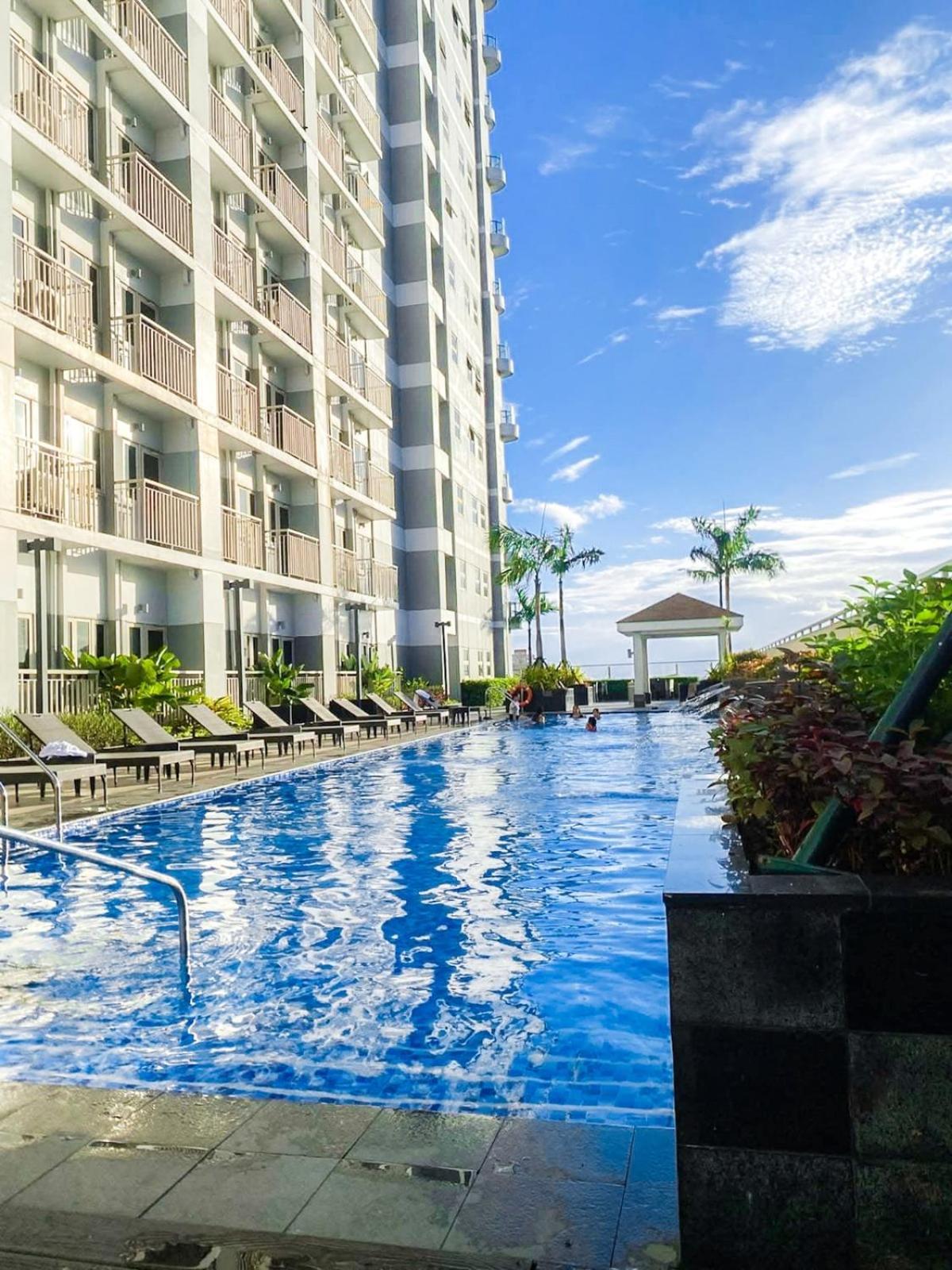 Staycation At Coast Residences, Bayview Smdc With Pool Manila