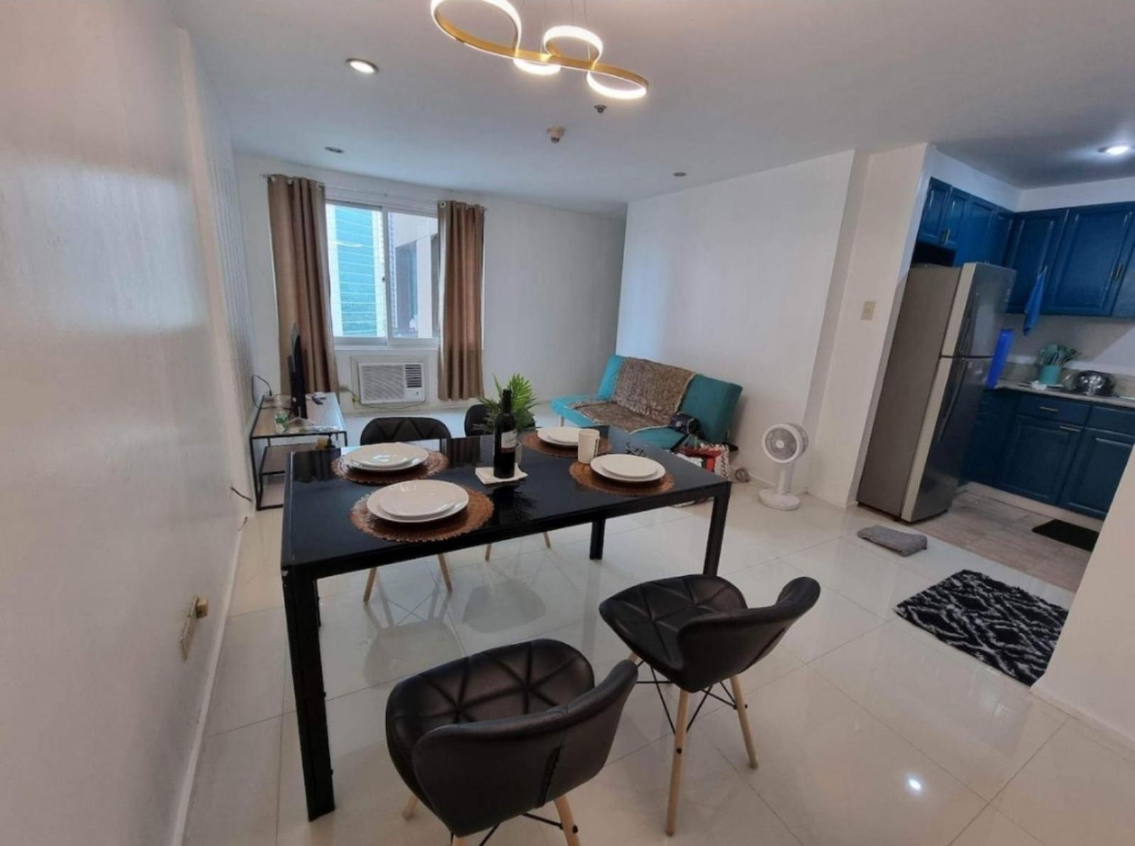 West Of Ayala 4*
