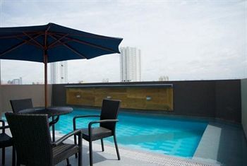 V Hotel