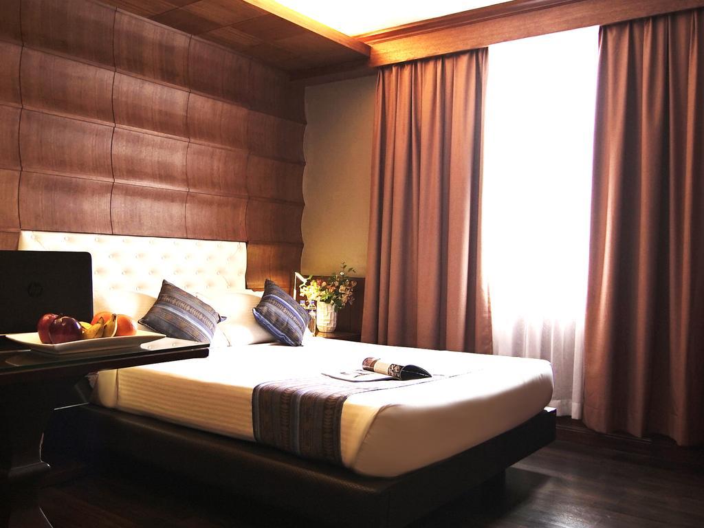 Best Western La Corona Hotel 3*