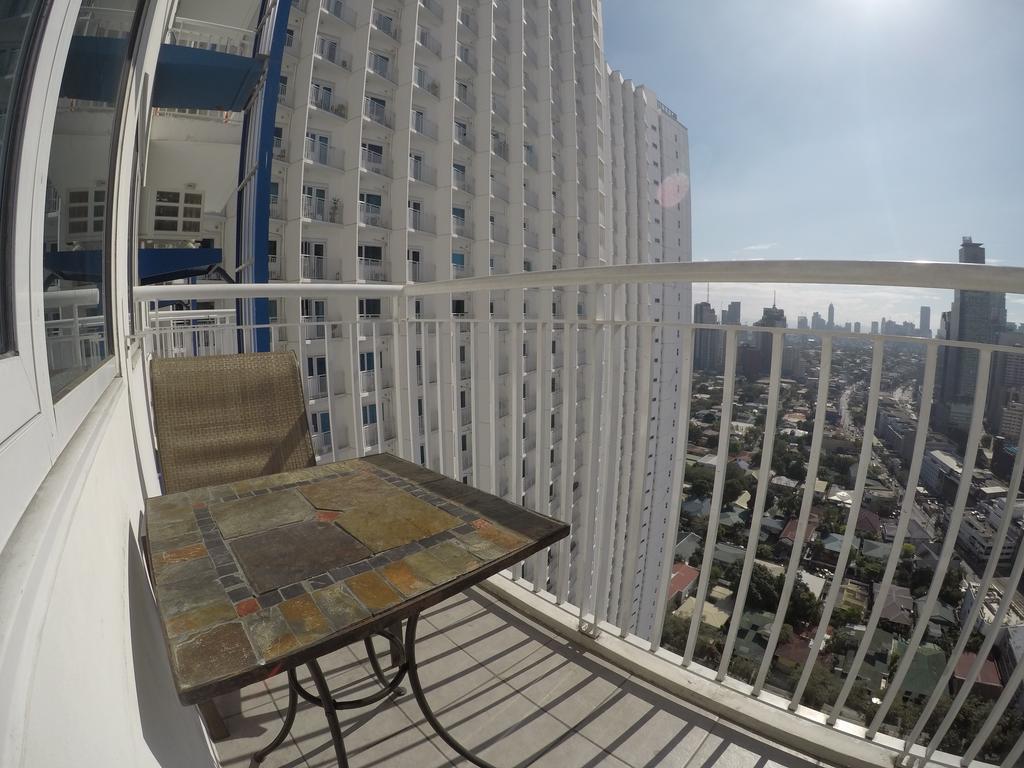 Linda's Apartment