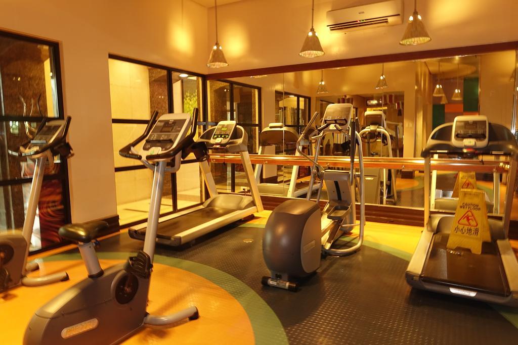 Modern Asian At Forbeswood Parklane The Bgc * Manila