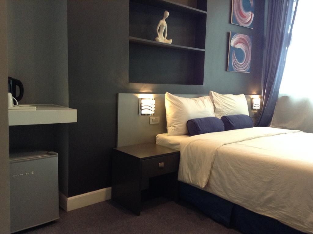 Li Nakpil Inn 3*