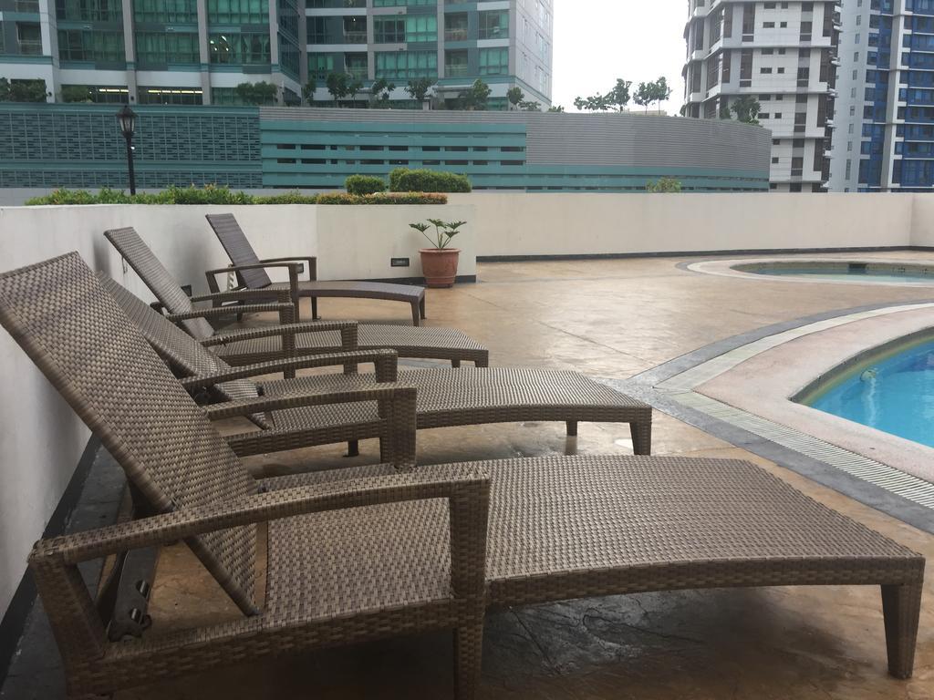 Modern Asian At Forbeswood Parklane The Bgc * Manila