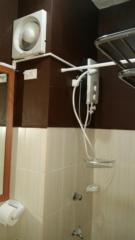 Gwentop Condotel At One Metropolitan Place Condominium Apartment *