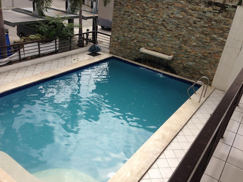 Gwentop Condotel At One Metropolitan Place Condominium Apartment Manila