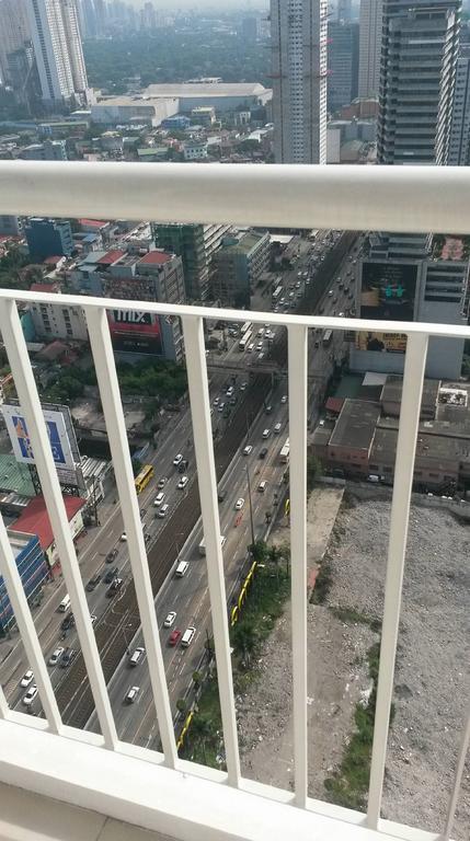 Sm Light - 1br With Balcony Ff Apartment *