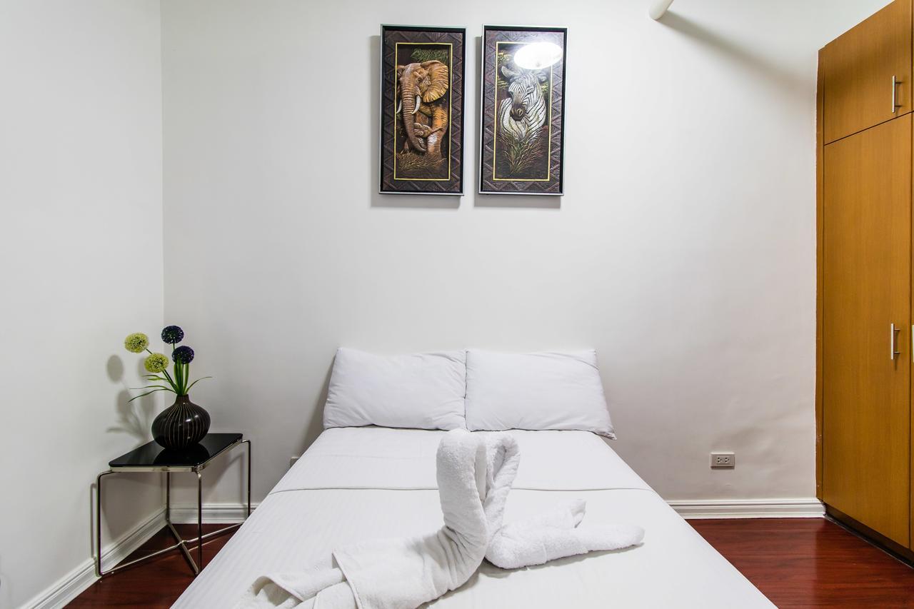 Luxury Spacious 2br In Salcedo Village Apartment
