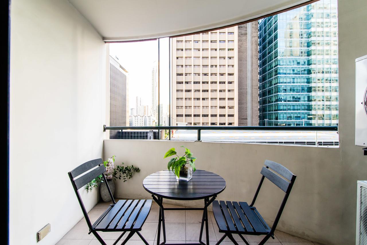 Luxury Spacious 2br In Salcedo Village Manila