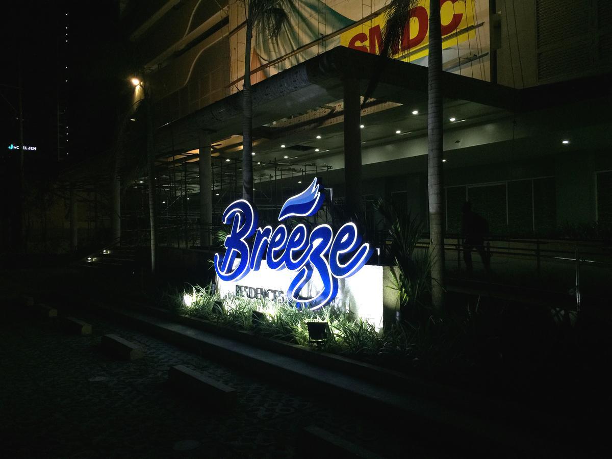 Sea Breeze Apartment Manila