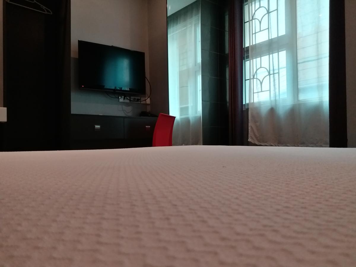 Inn Li Nakpil