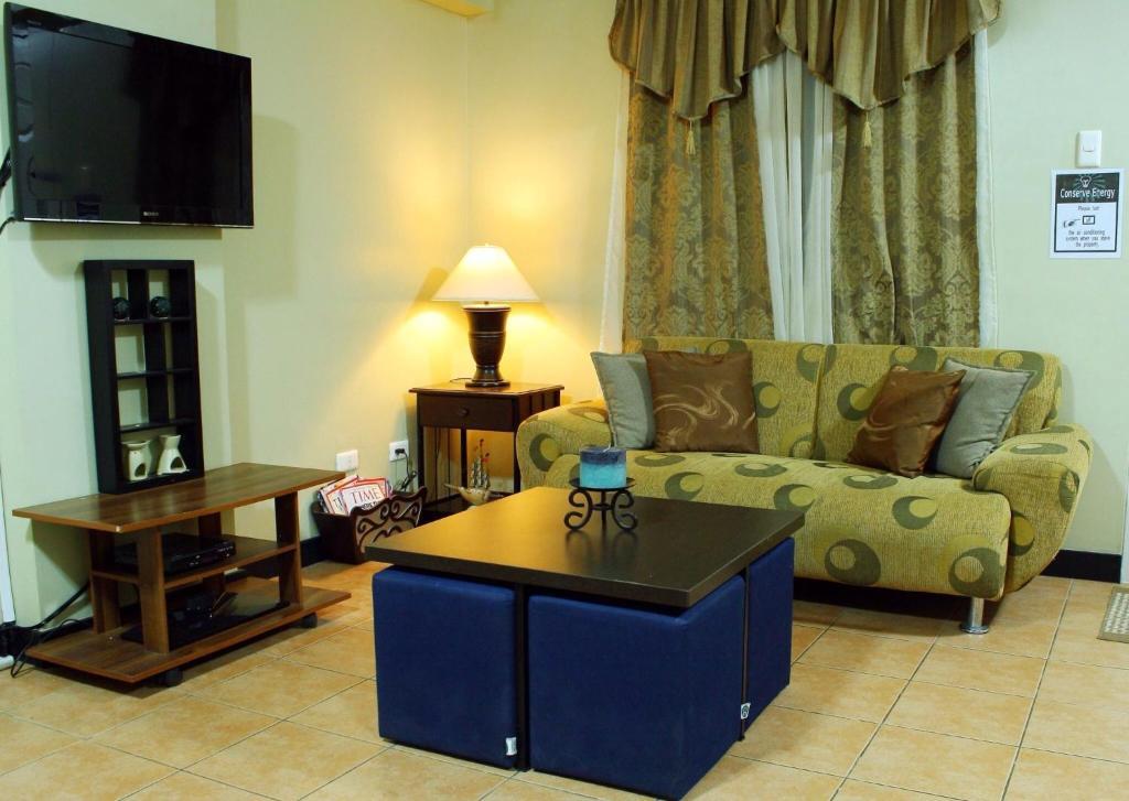 Rosewood Pointe Residences *