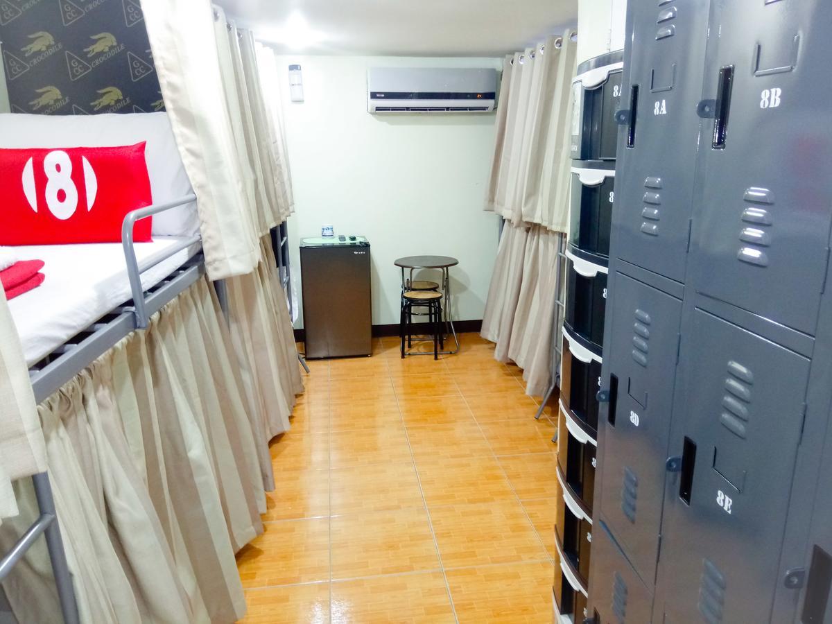 8hostel *