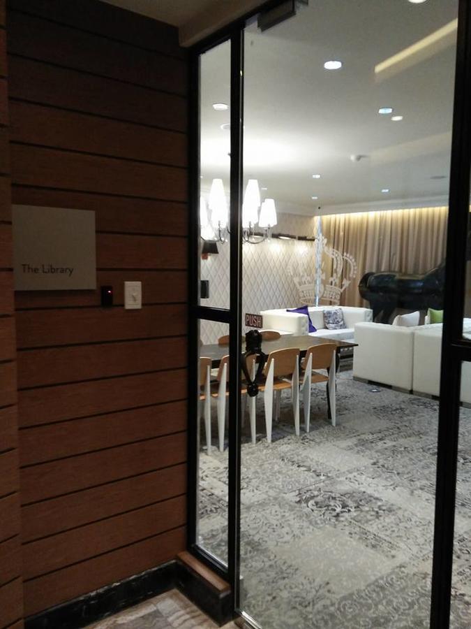 Seven Doors Apartment In Knightsbridge Residences Makati *