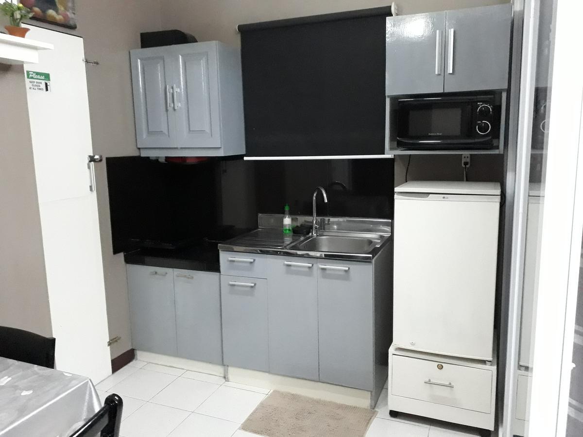 Apartment Gwentop Condotel At One Metropolitan Place Condominium