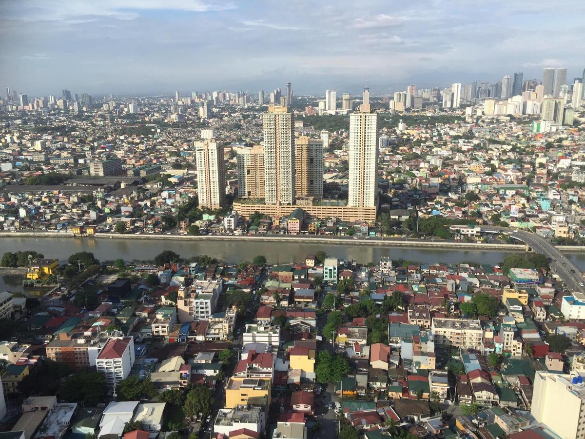 Seven Doors Apartment In Knightsbridge Residences Makati