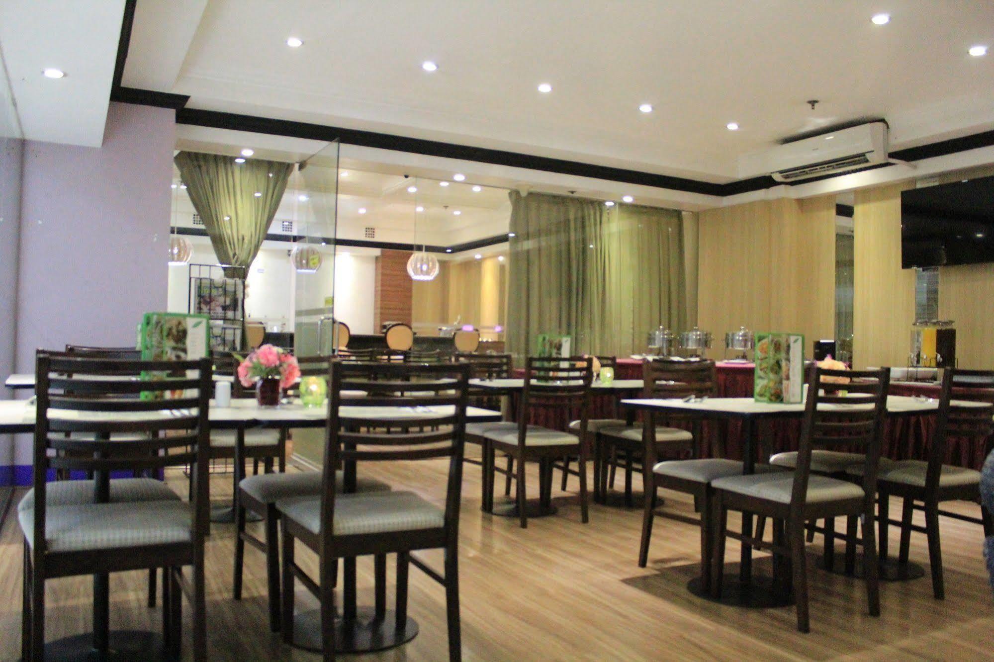 Hotel Executive Plaza
