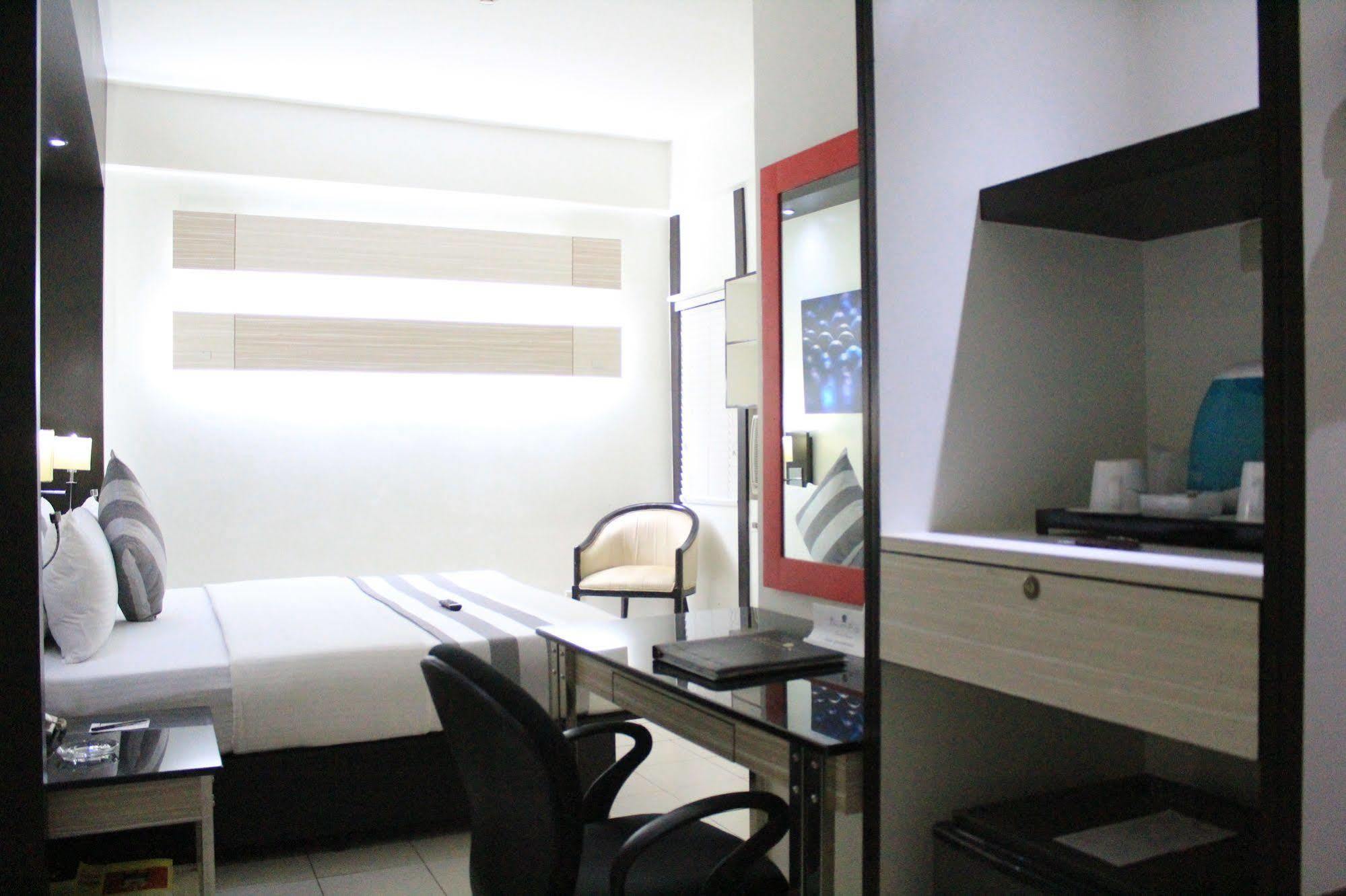 Hotel Executive Plaza