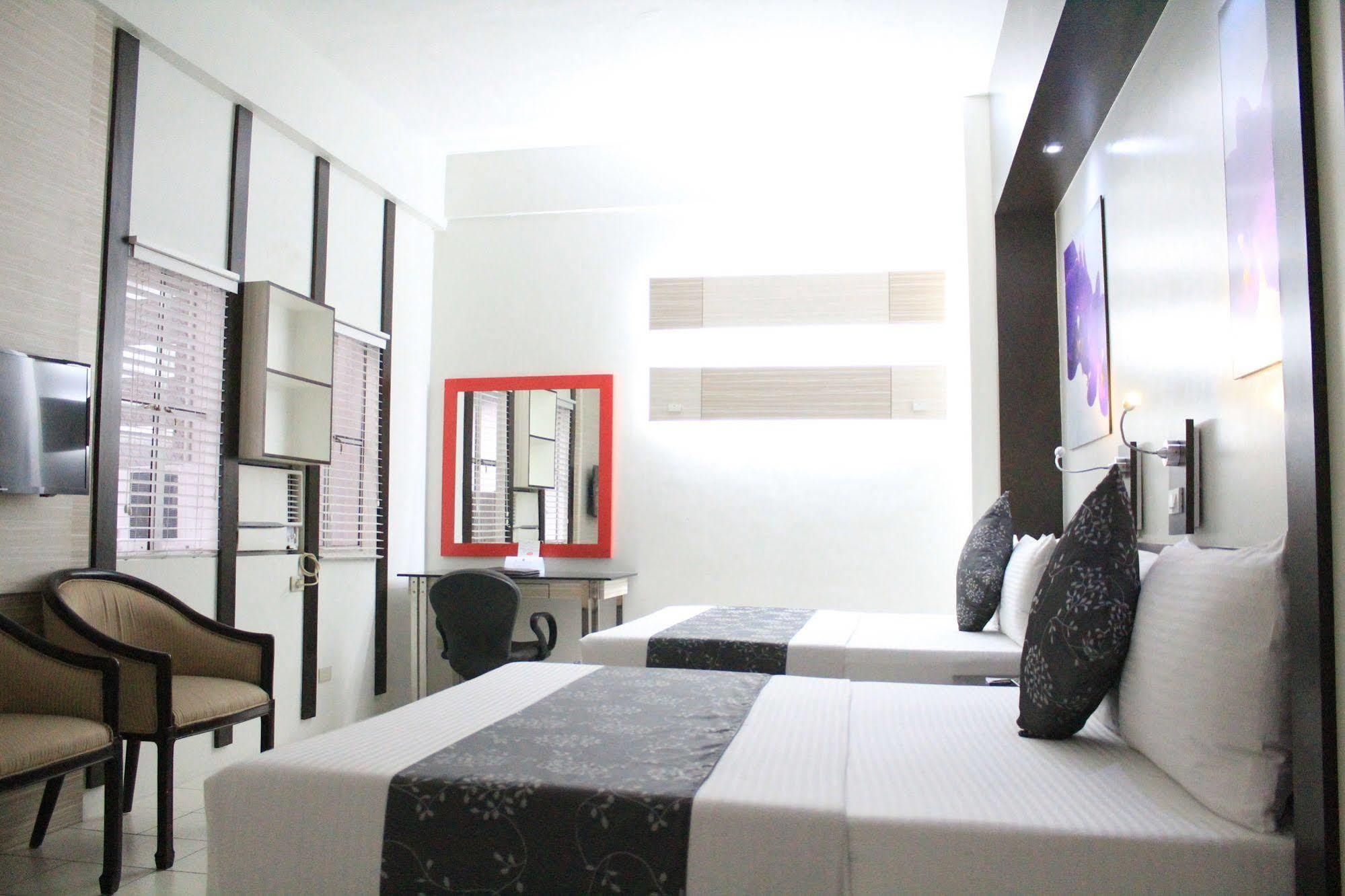 Executive Plaza Hotel 3*