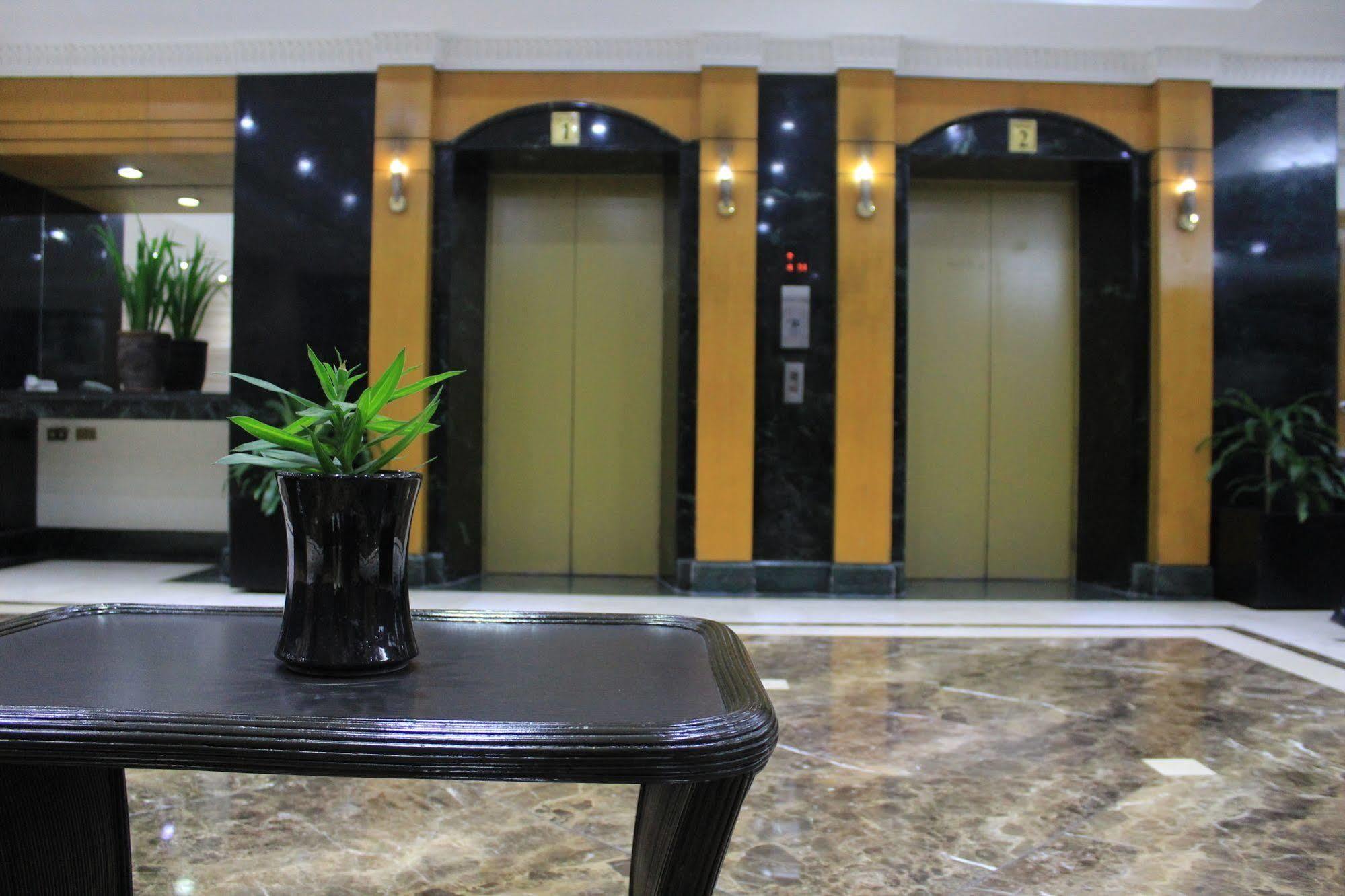 Hotel Executive Plaza 3*