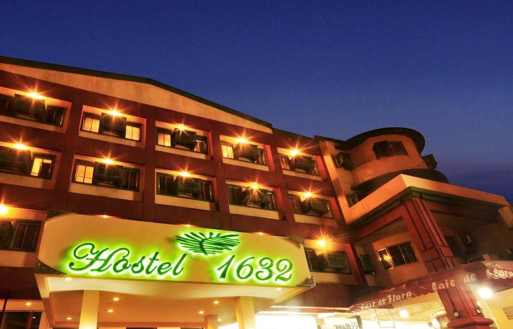 Hostel 1632 *