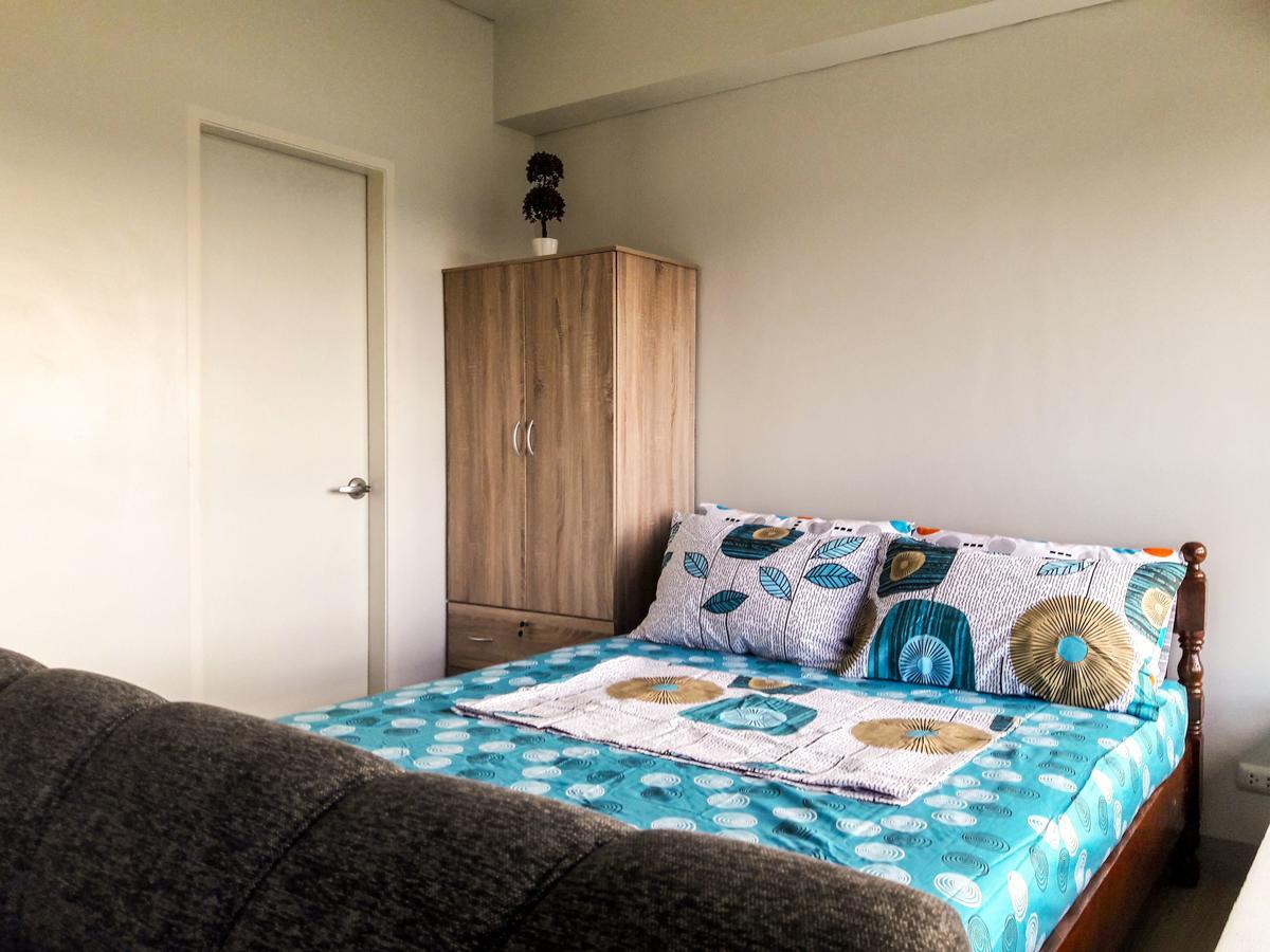 Titan 2011 At The Levels Alabang Apartamento *