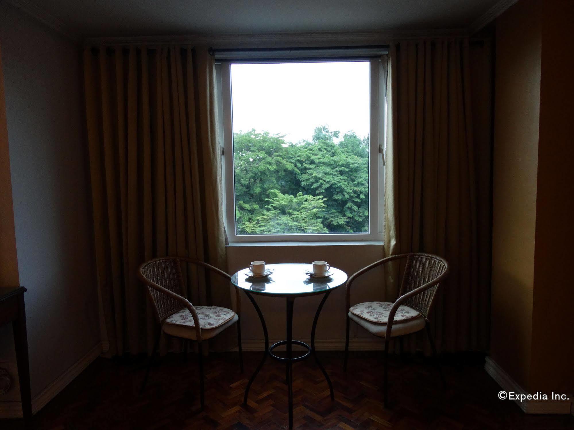Comfy Manila-kalaw Hotel