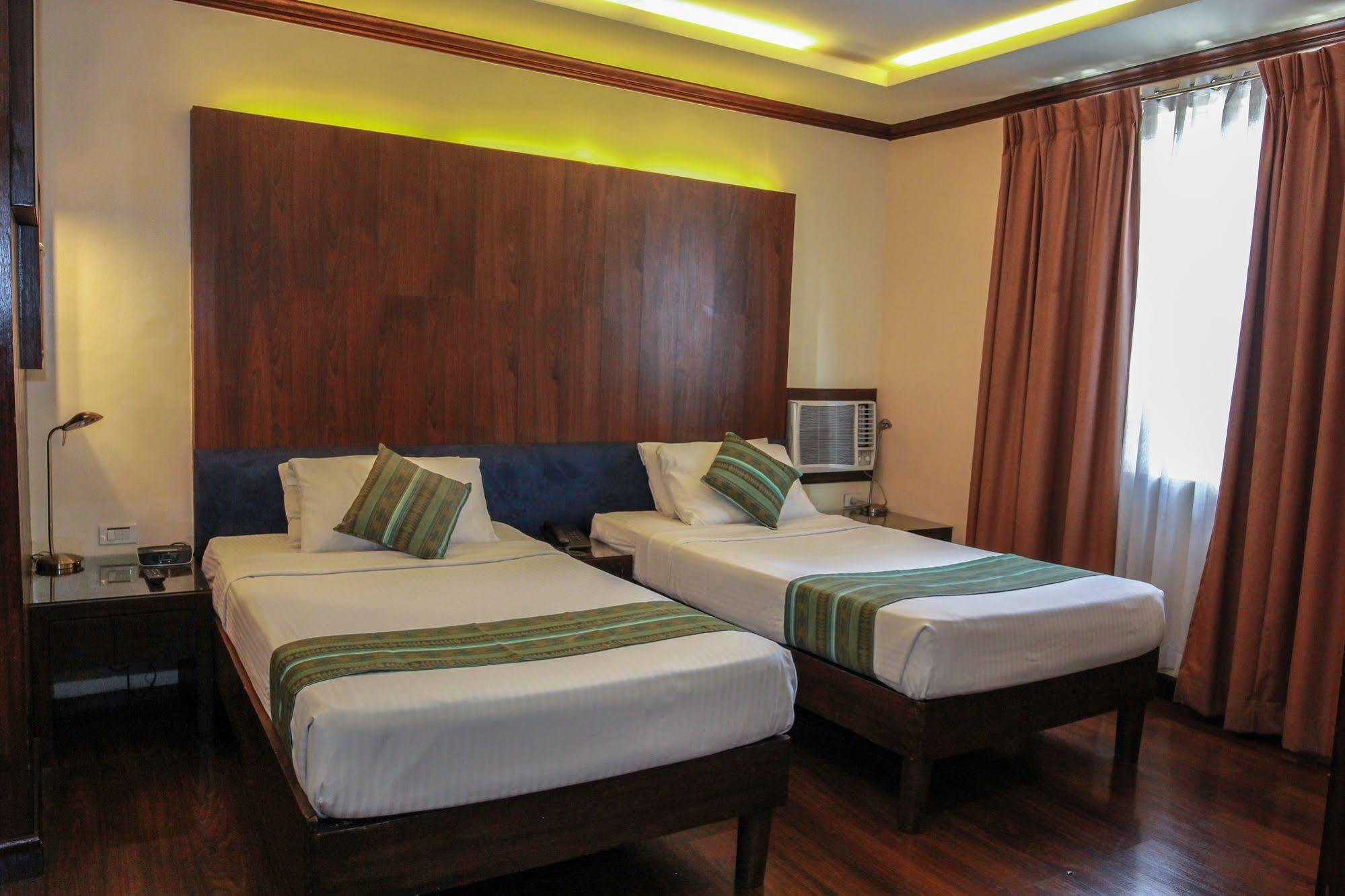 Best Western La Corona Hotel 3*
