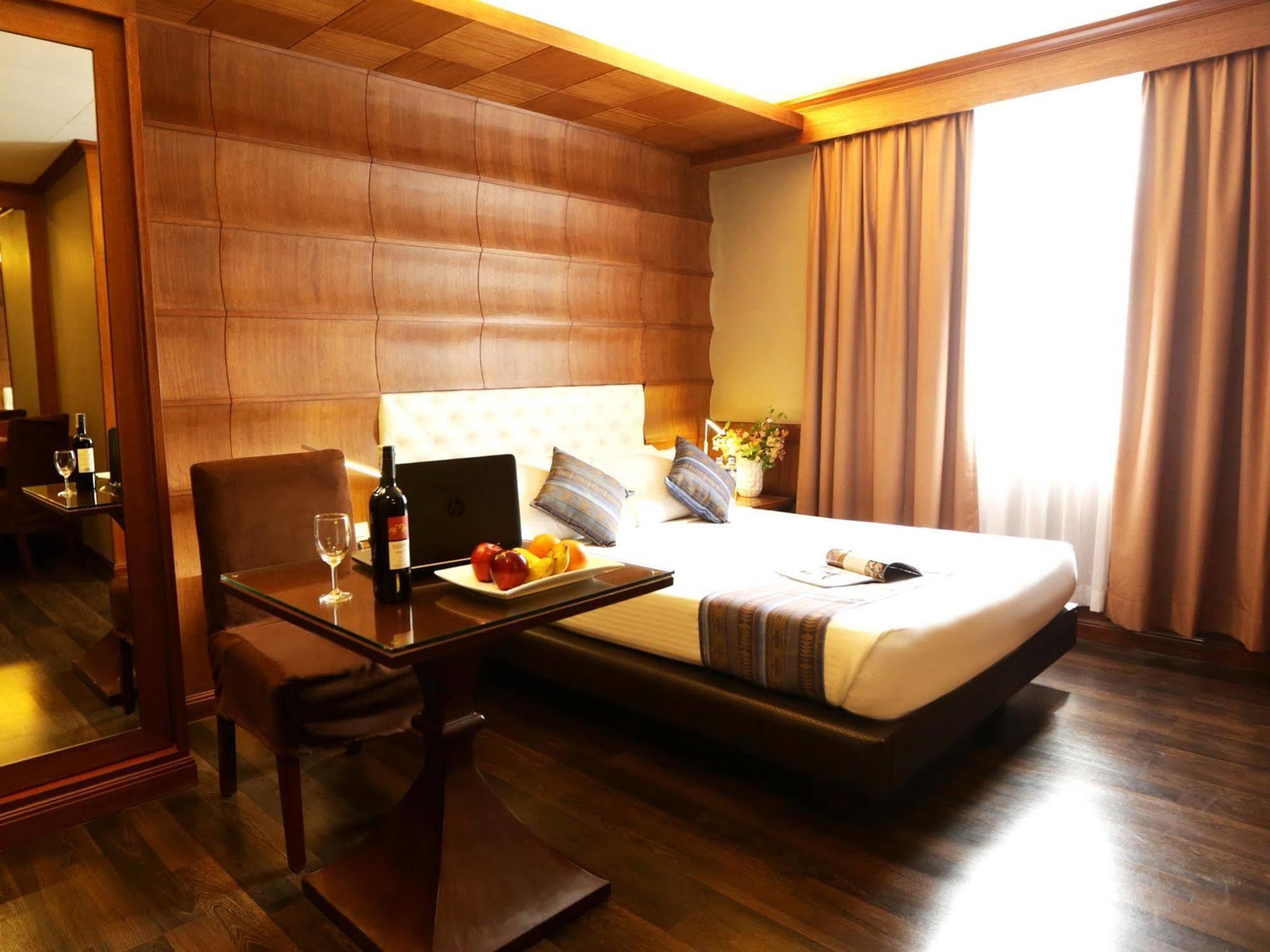 Best Western La Corona Manila