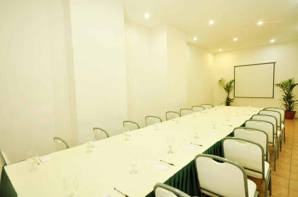 Executive Plaza Hotel 3*