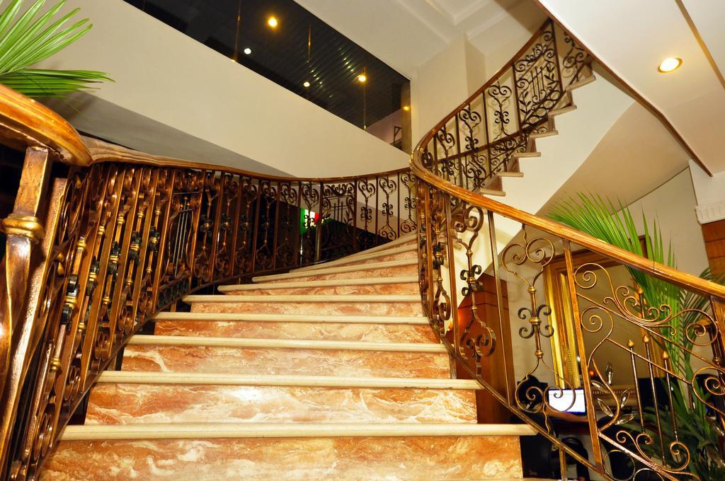 Hotel Executive Plaza 3*