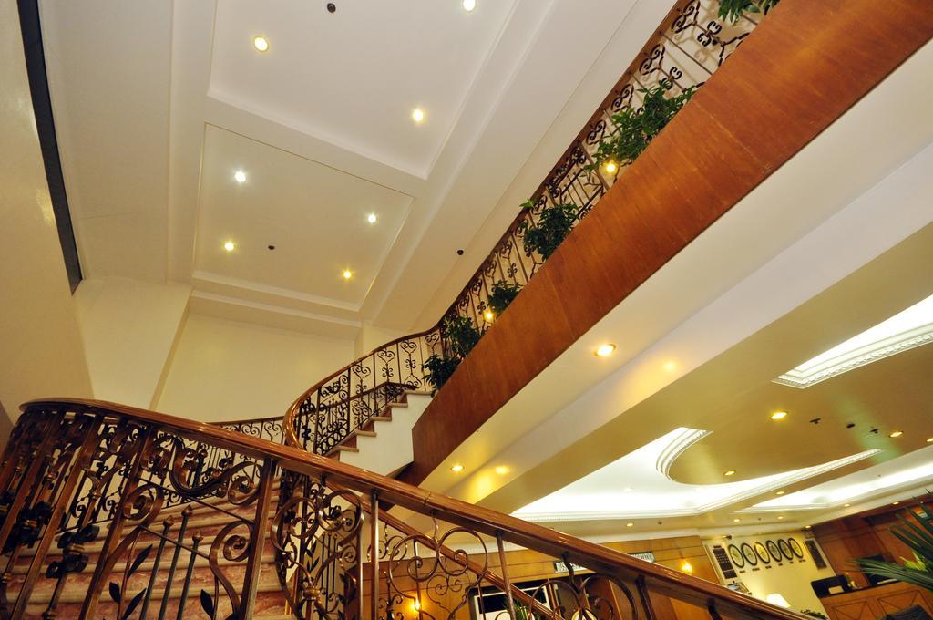Executive Plaza Hotel 3*