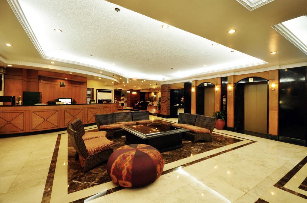 Hotel Executive Plaza 3*