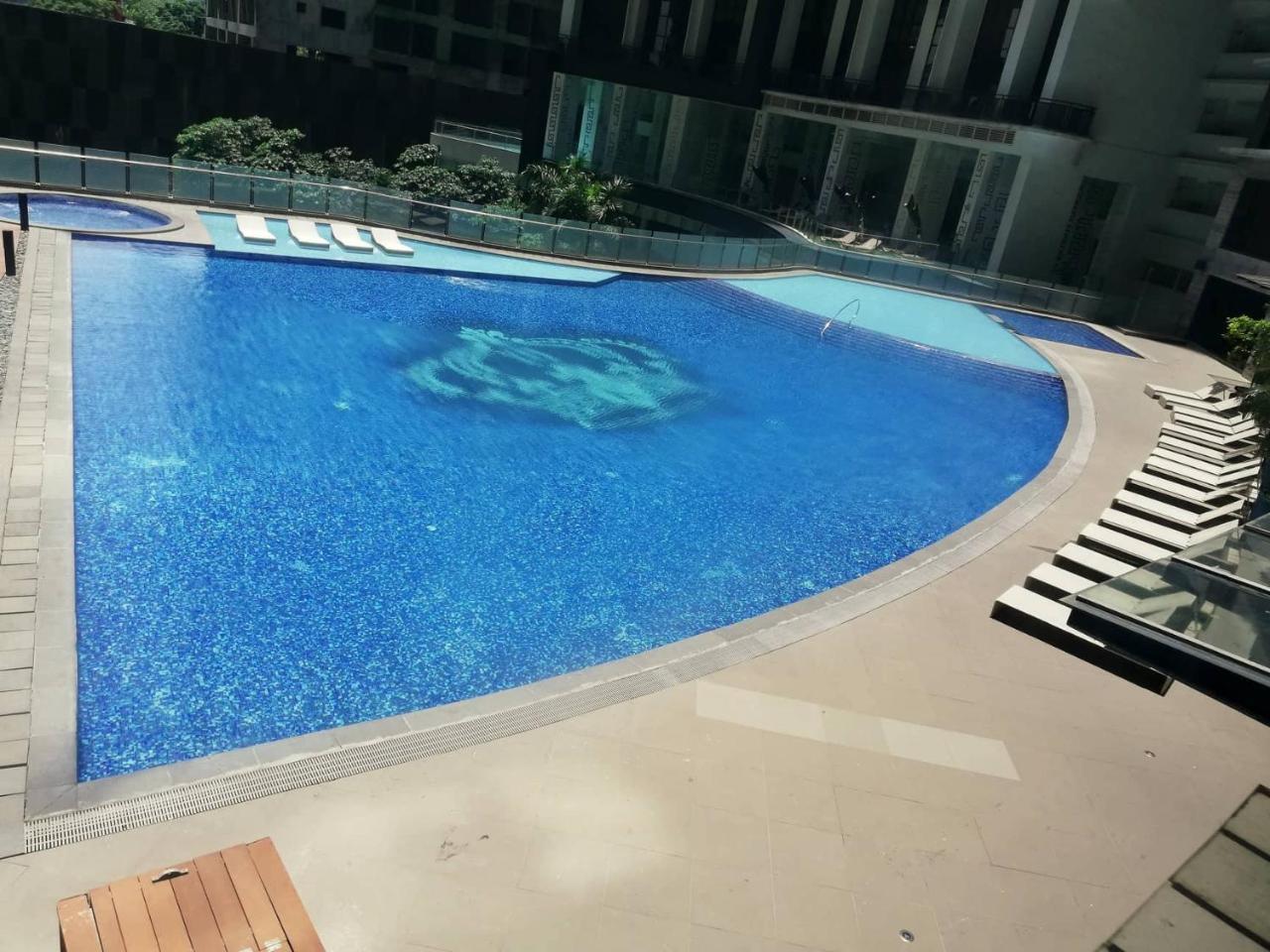Seven Doors Apartment In Knightsbridge Residences Makati Manila