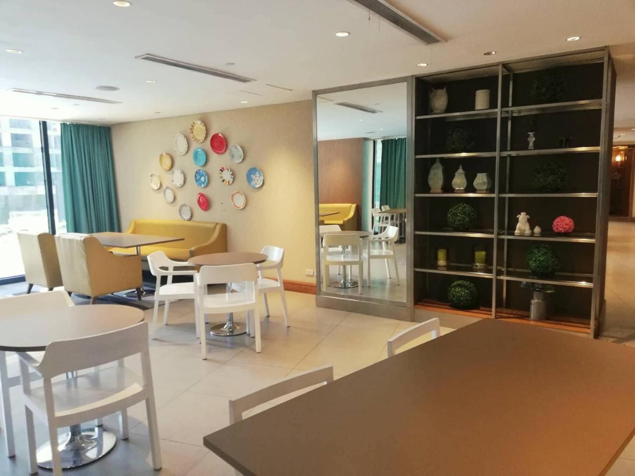 Seven Doors Apartment In Knightsbridge Residences Makati Apartment