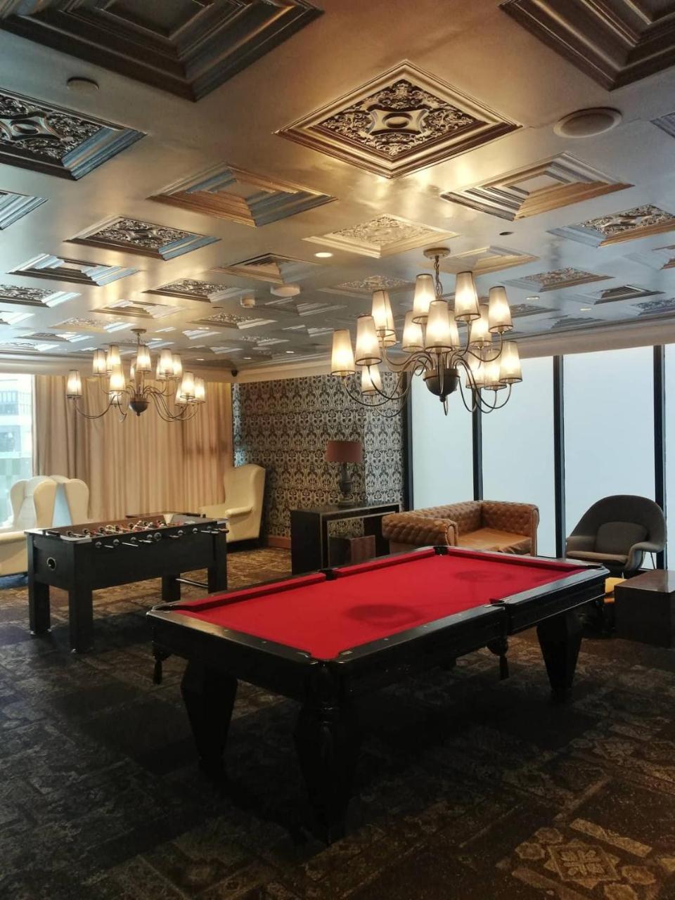 Seven Doors Apartment In Knightsbridge Residences Makati *