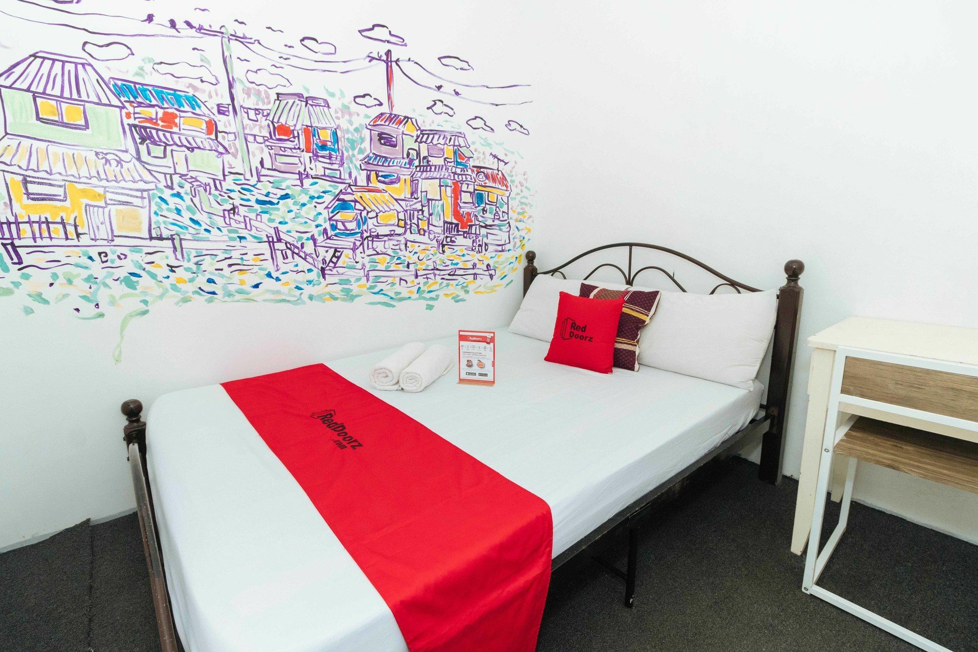 Reddoorz @ Earnshaw Manila