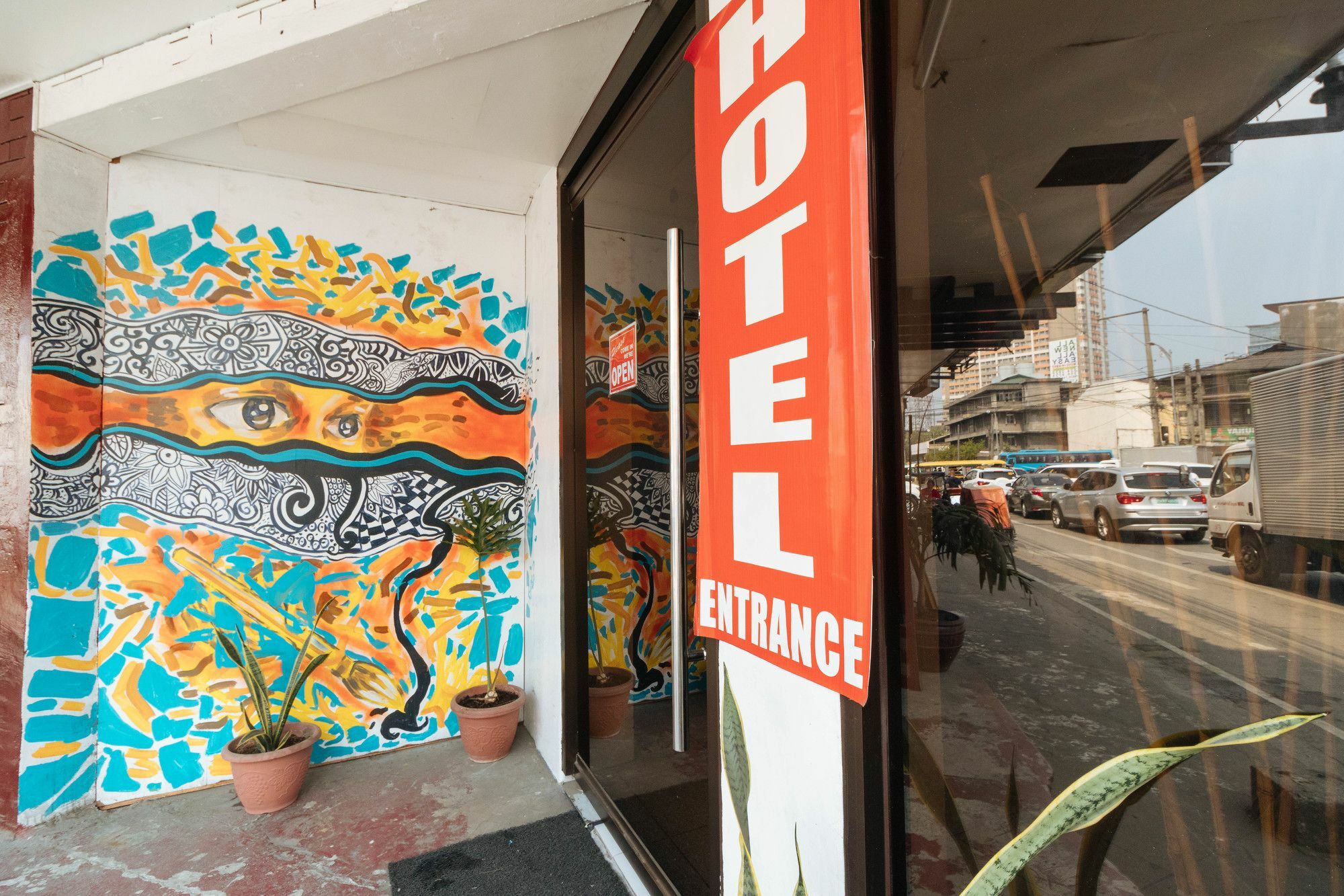 Hostel Reddoorz @ Earnshaw Manila