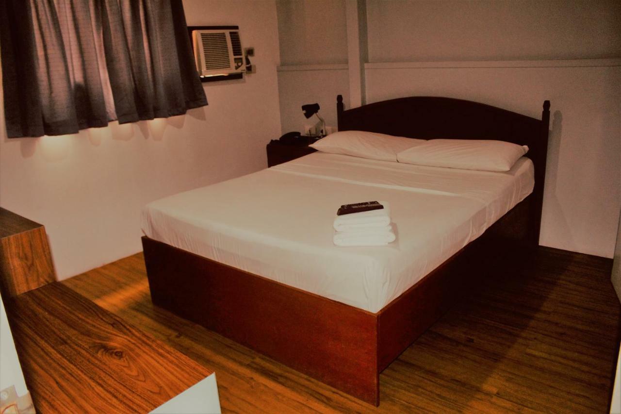 Hotel Duck And Restaurant Manila