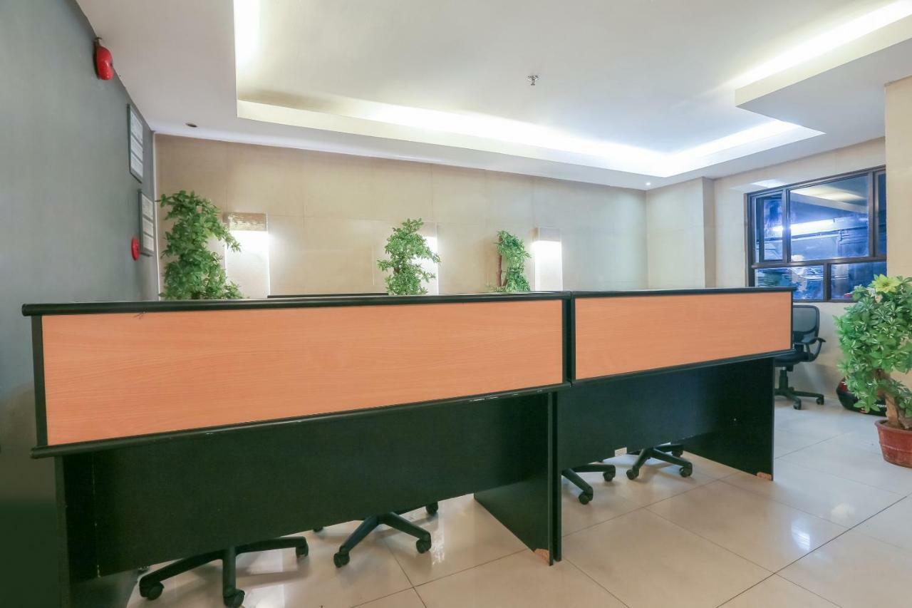 Oyo 226 The Orchard Tower Manila