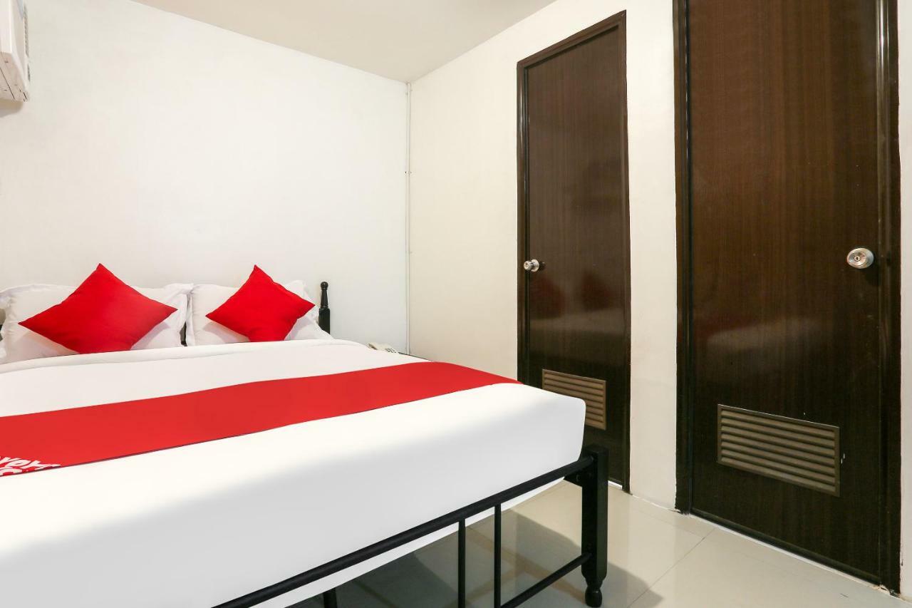 Oyo 226 The Orchard Tower Manila