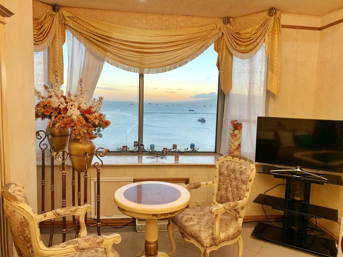 Apartment Unique With Amazing Bayview, W/ Massage Chair *