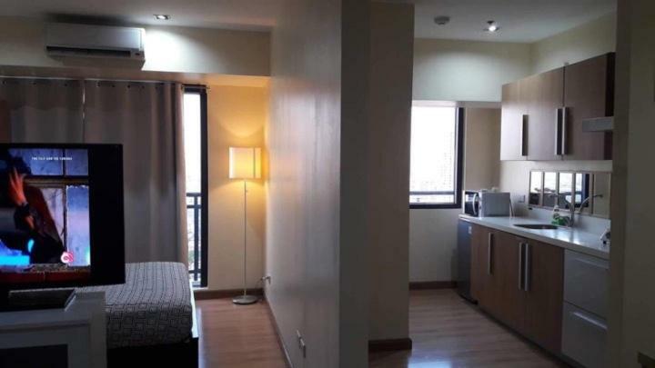 Seven Doors Apartment In Knightsbridge Residences Makati Manila