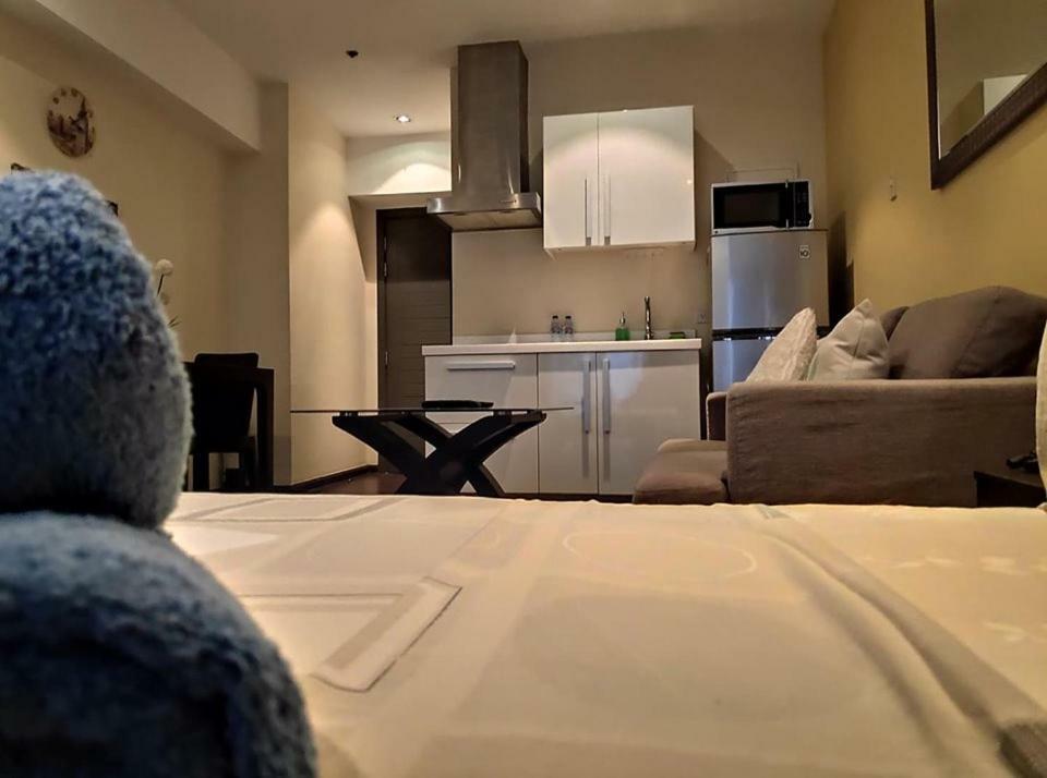 Seven Doors Apartment In Knightsbridge Residences Makati *