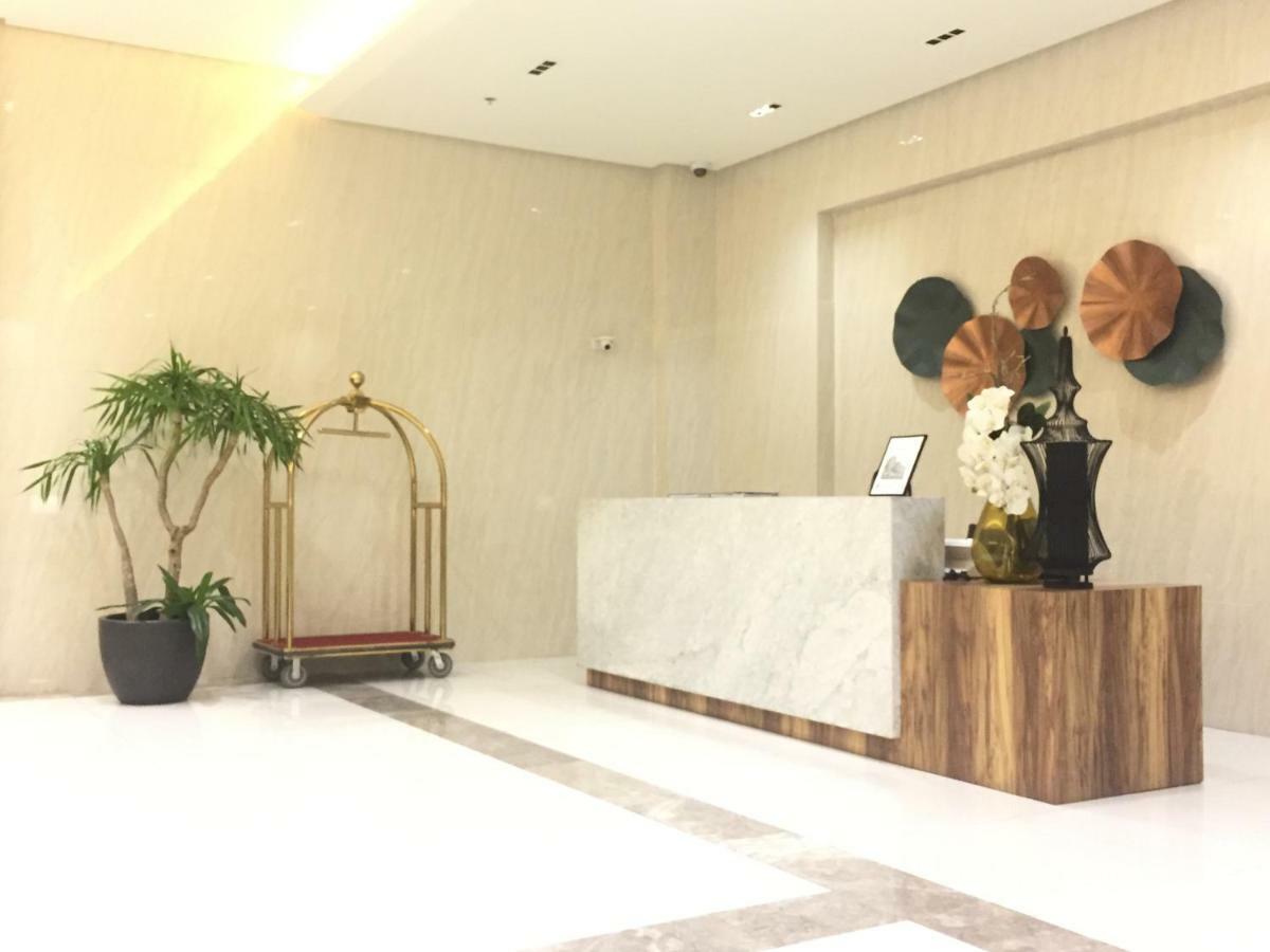 101 Newport Boulevard C1 Apartment Manila