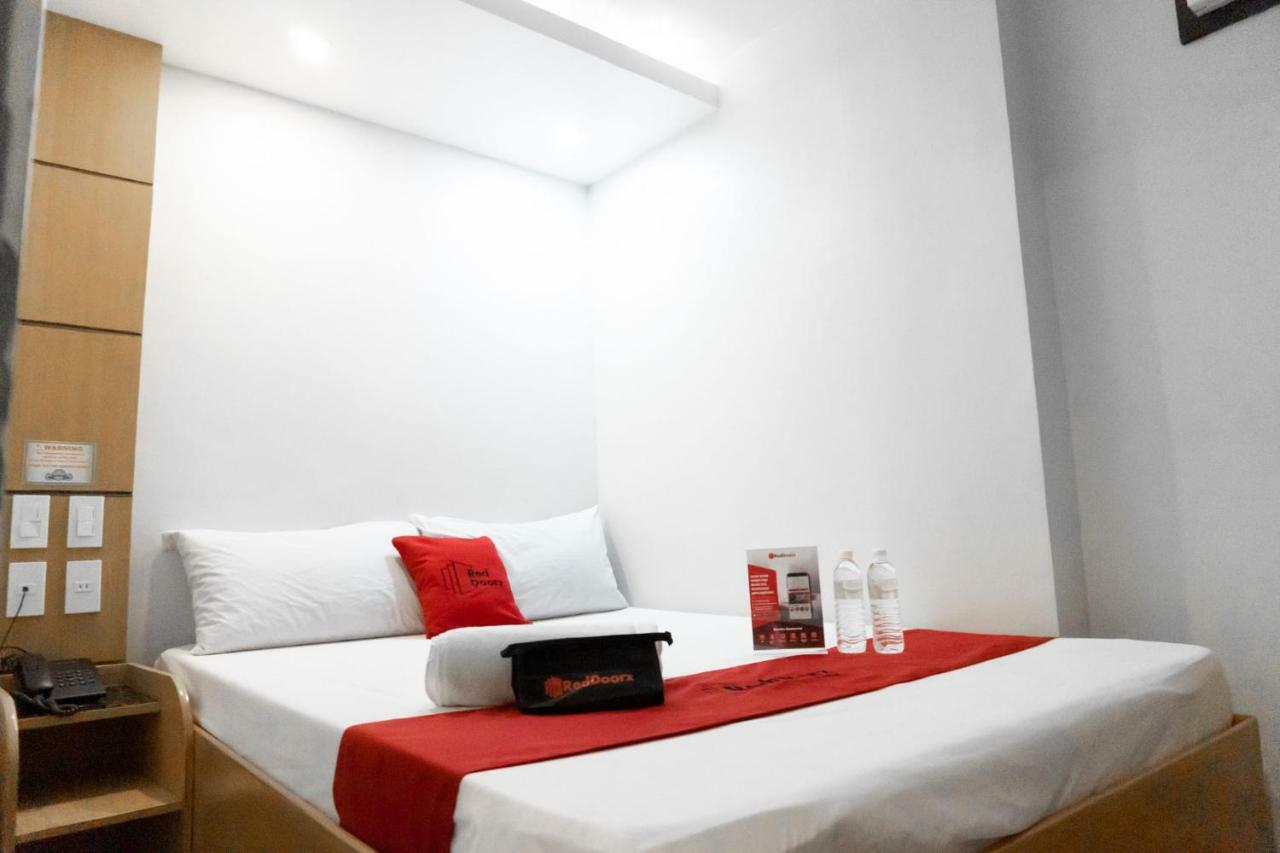 Reddoorz Near Starmall Alabang Hotel