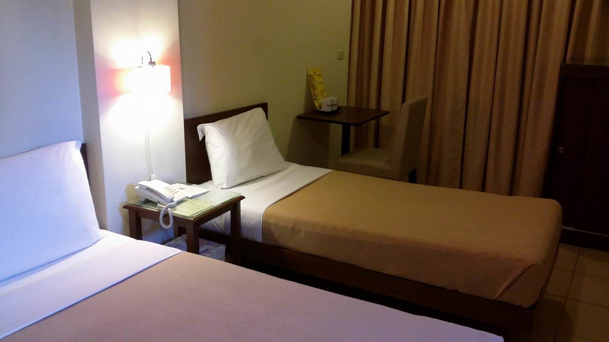 Governor Forbes - Center 3* Manila