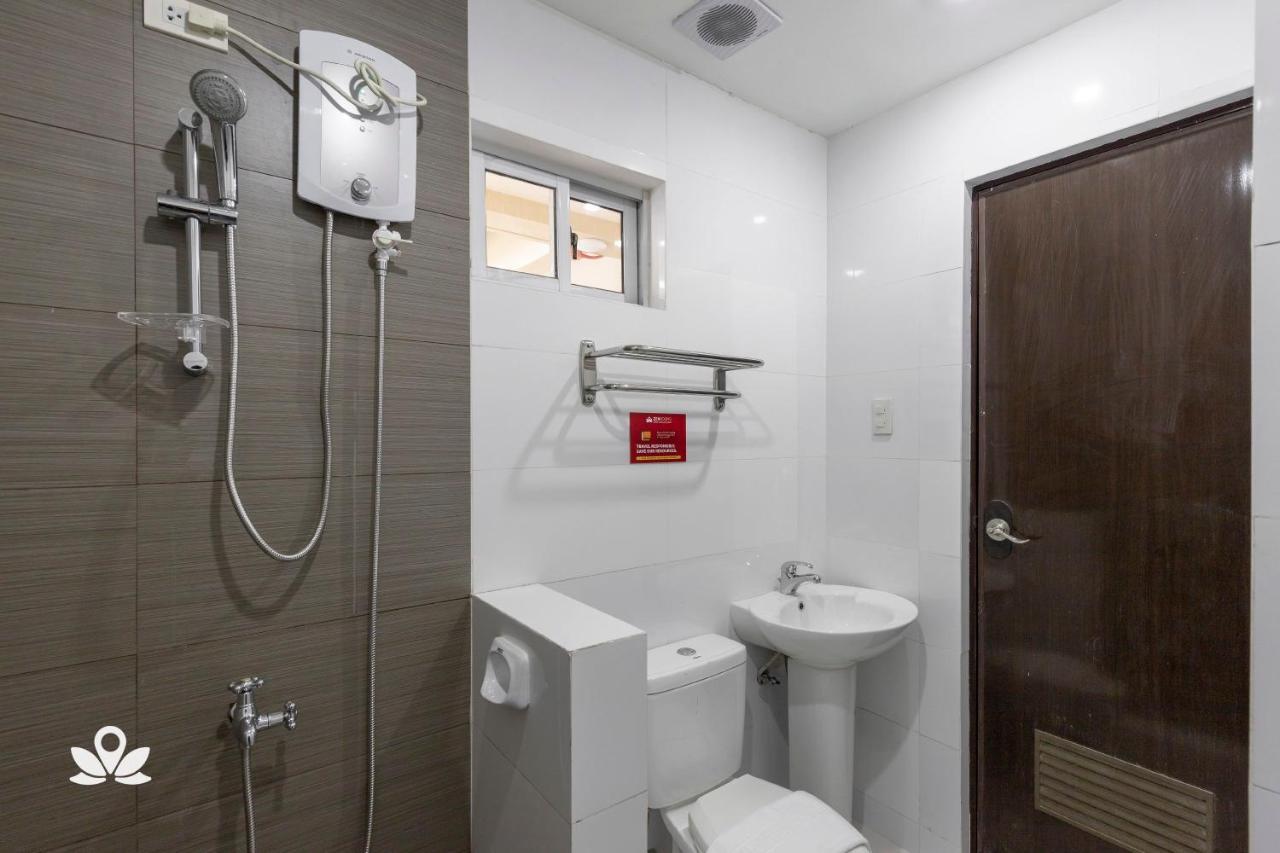 Zen 10th Ave Cubao Hotel 3*