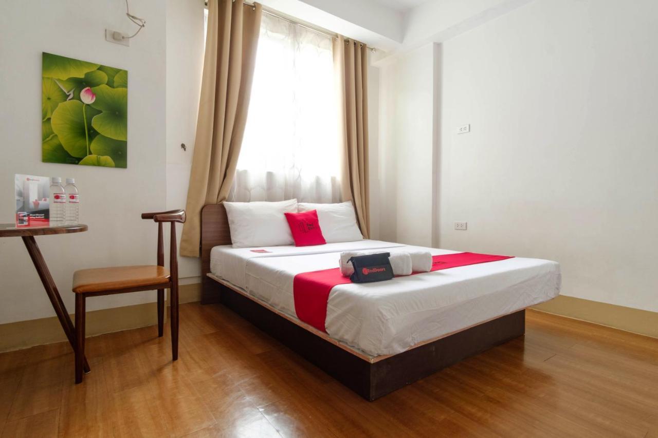 Reddoorz Near V Mapa Station Hotel 2*